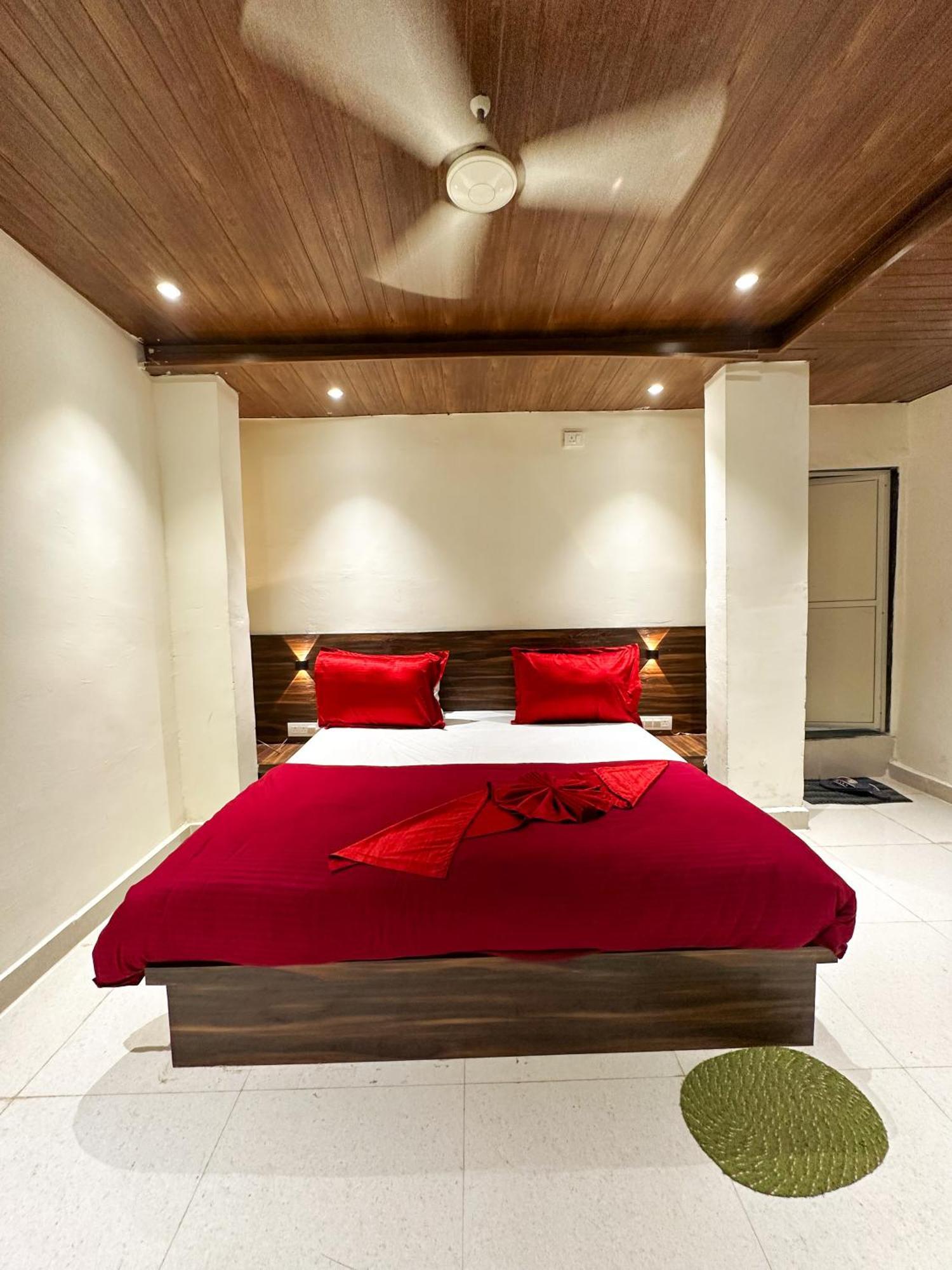 Pachmarhī Hotel Payal & Restaurent מראה חיצוני תמונה