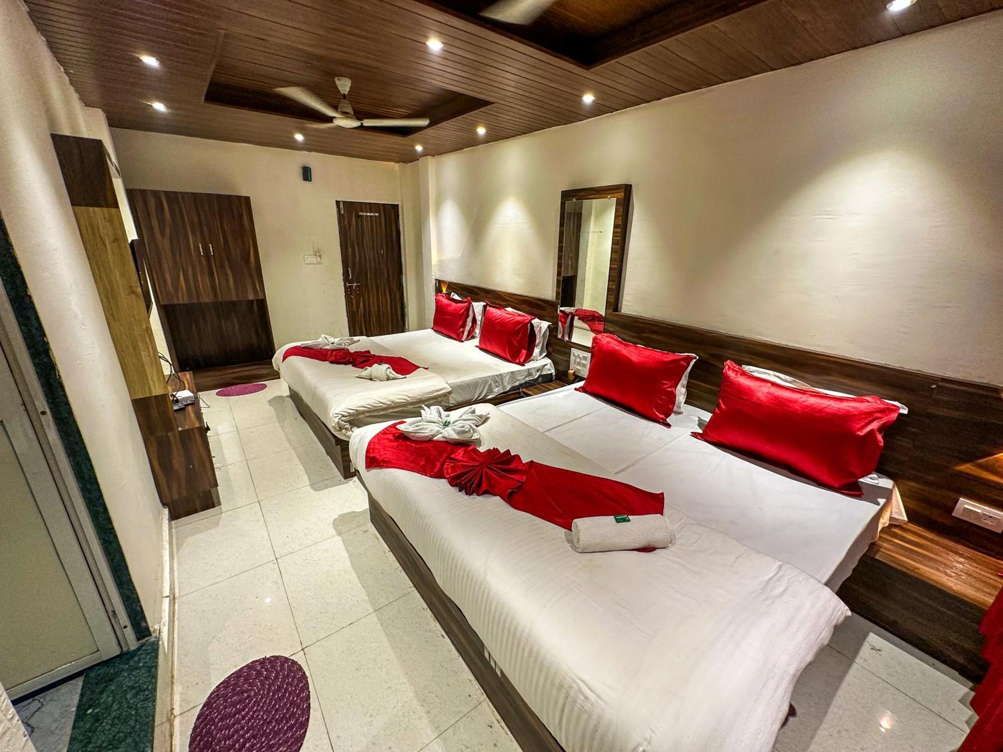 Pachmarhī Hotel Payal & Restaurent מראה חיצוני תמונה
