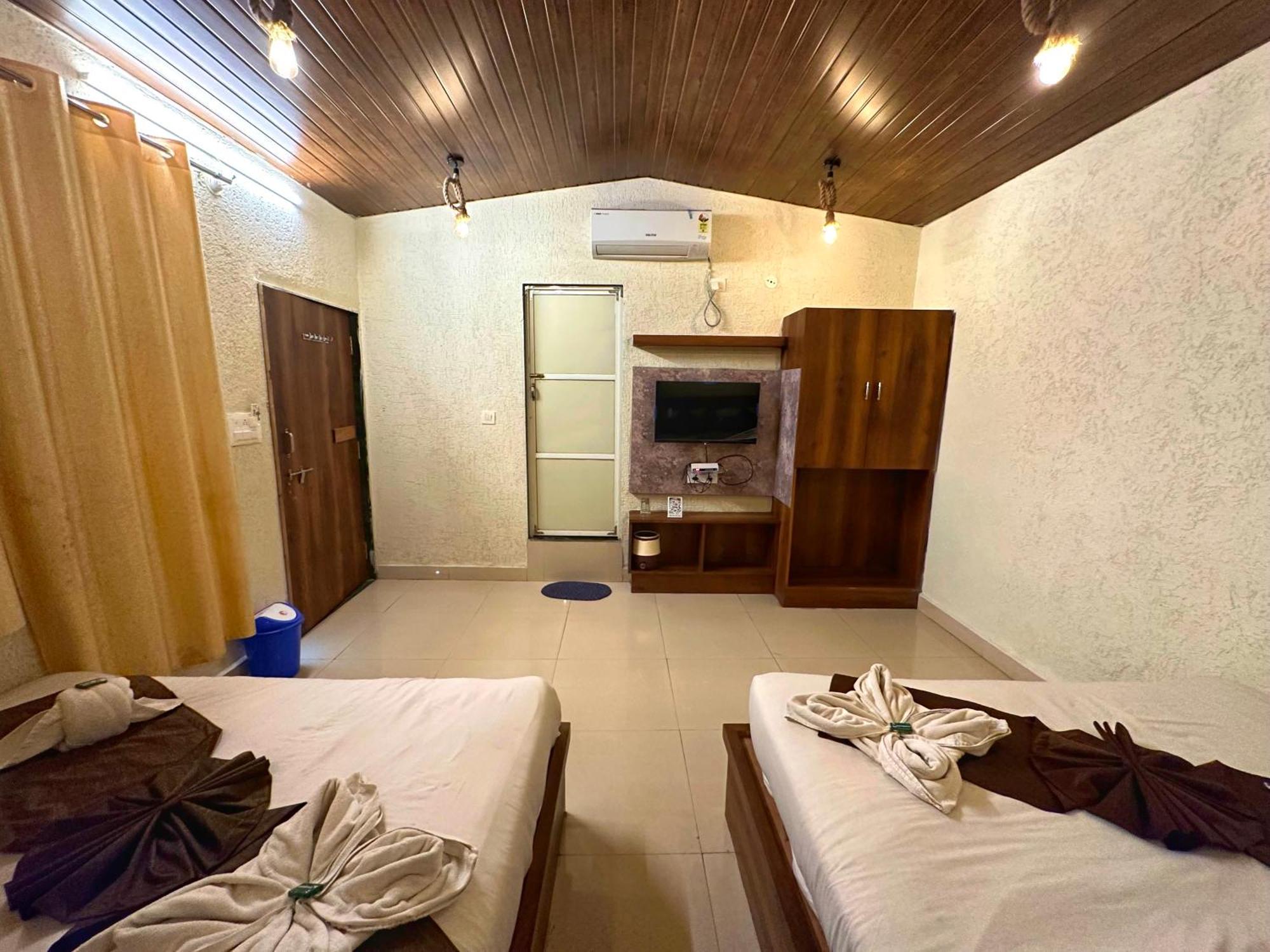Pachmarhī Hotel Payal & Restaurent מראה חיצוני תמונה