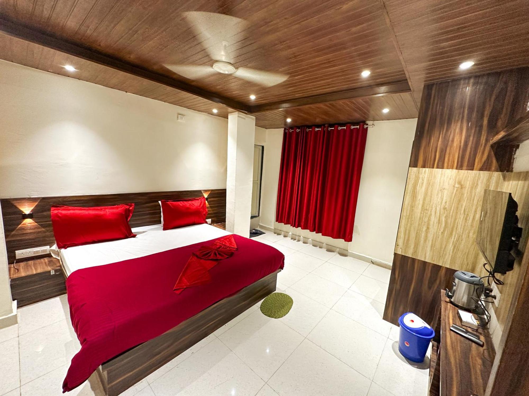 Pachmarhī Hotel Payal & Restaurent מראה חיצוני תמונה